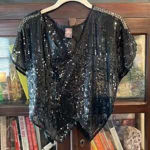 💥Priced to sell💥
NO OFFERS 

Free People sequin top size XS